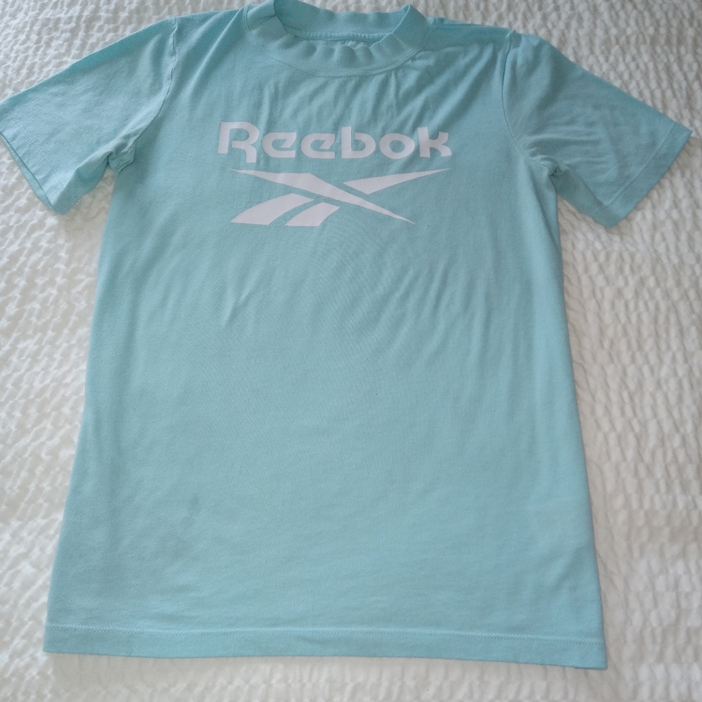 WOMANS T-SHIRT SIZE MEDIUM REEBOK